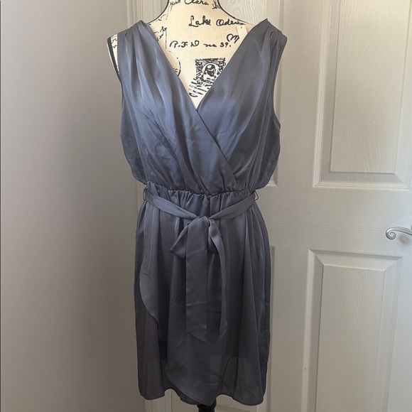 LC Lauren Conrad Dresses & Skirts - Lauren Conrad Elegant Gray Stain Sleeveless Dress